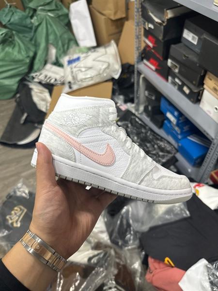 Jordan 1 Mid "Light Iron Ore"