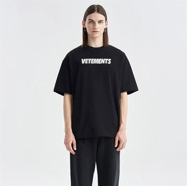 Vetements Cracking Print Tee