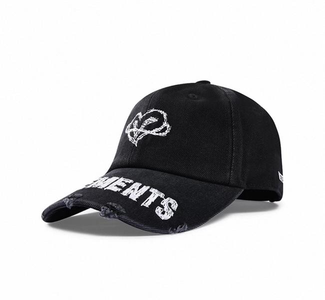Vetements Heart Embroided Logo Cap