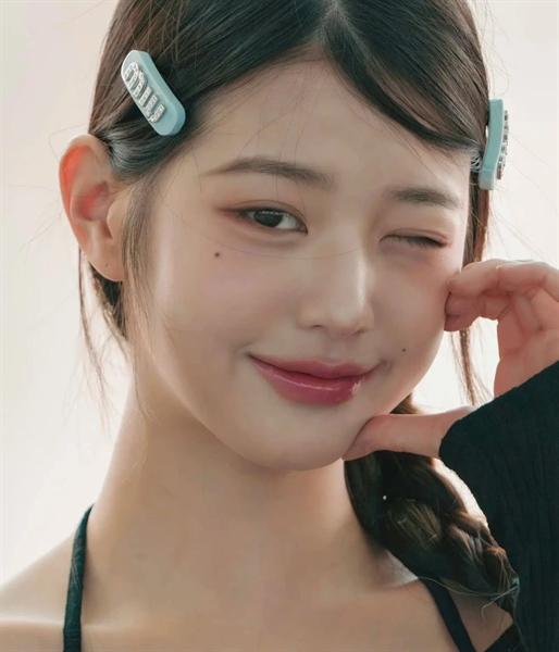 MiuMiu Hair Clip Set