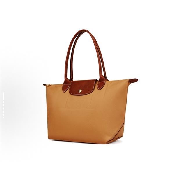 Longchamp Le Pliage Medium Tote Bag